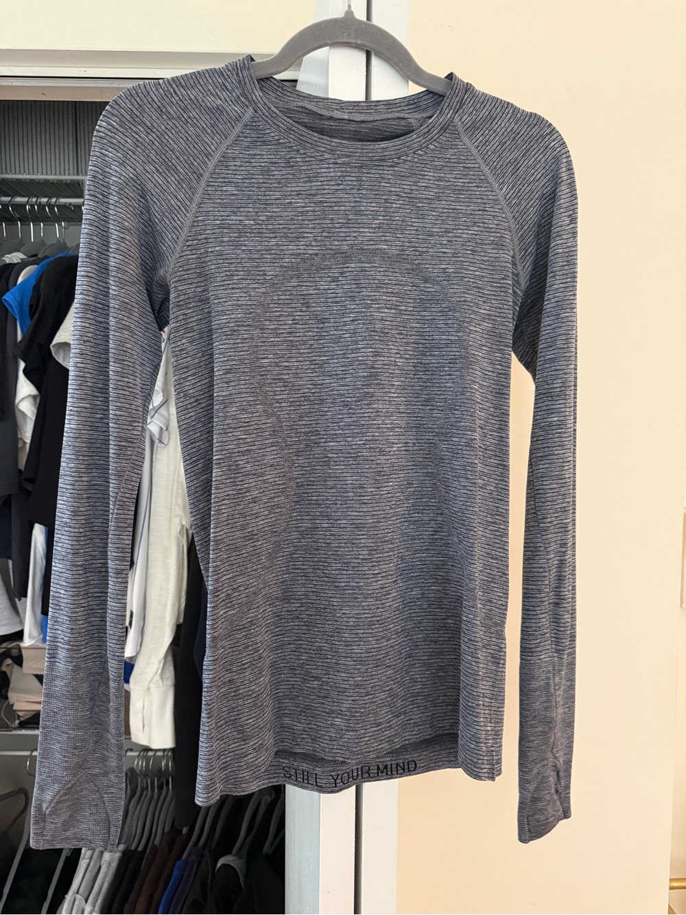 lululemon athletica Women's Long-Sleeve Heathered Charcoal Top